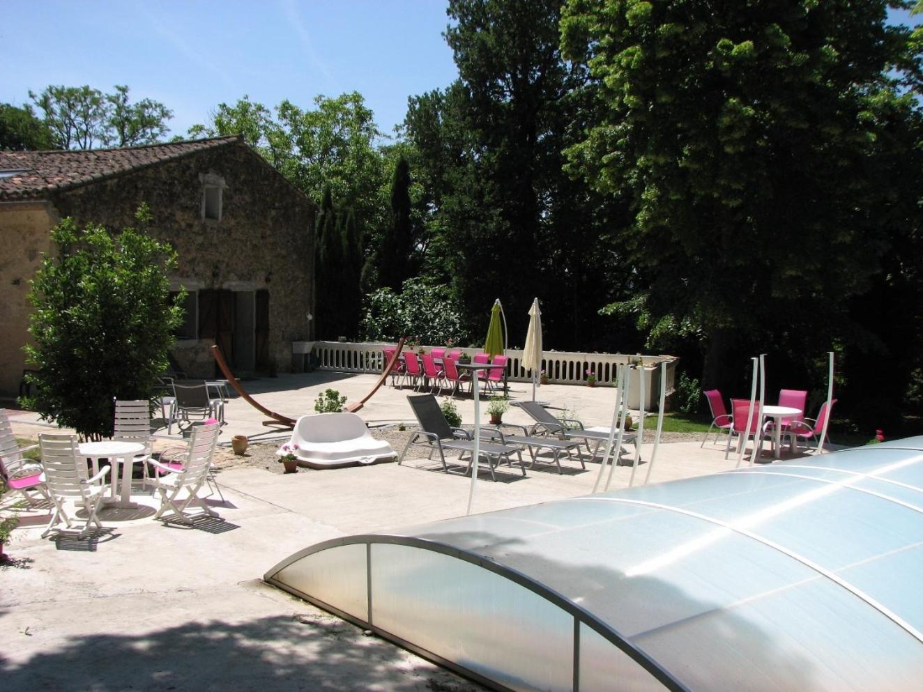 Chambres D'Hotes Domaine Saint-Joly Lasbordes Exterior photo